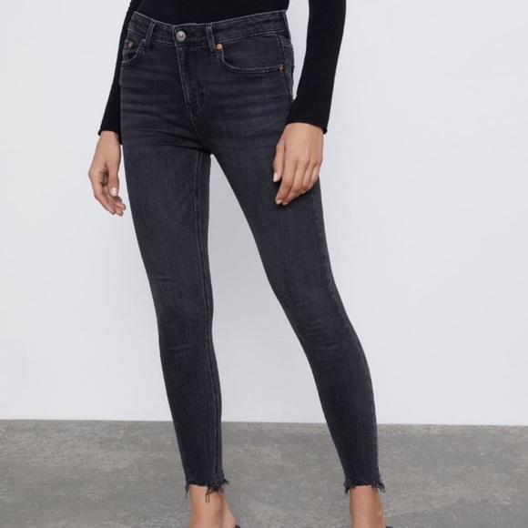 ZARA Faded Black High Rise Raw Hem Denim Jeans - Picture 1 of 13